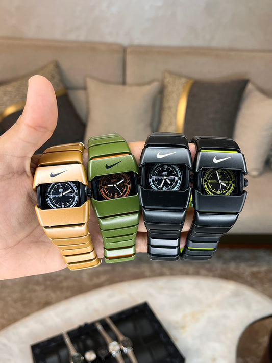 Nike Tech ساعة